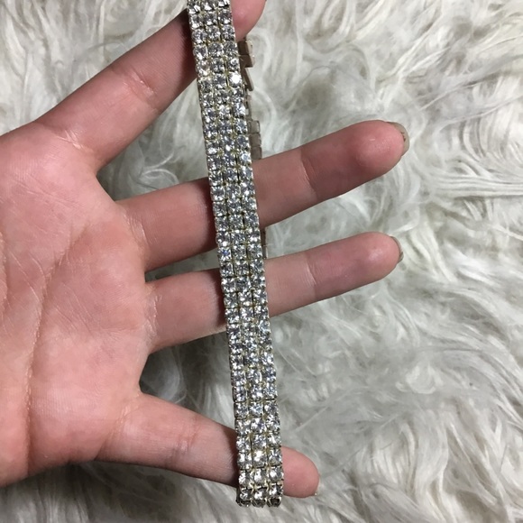 Elegant diamond choker - Picture 3 of 5